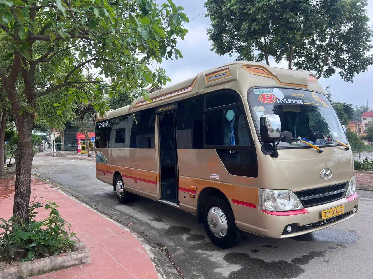 Thuê xe 29 chỗ không phát sinh chi phí Hà Nội – nhanh chóng tiện lợi